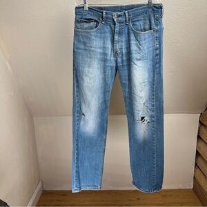 LEVI’S 505 Straight Leg Jeans with Busted Knee. Size 34X32
